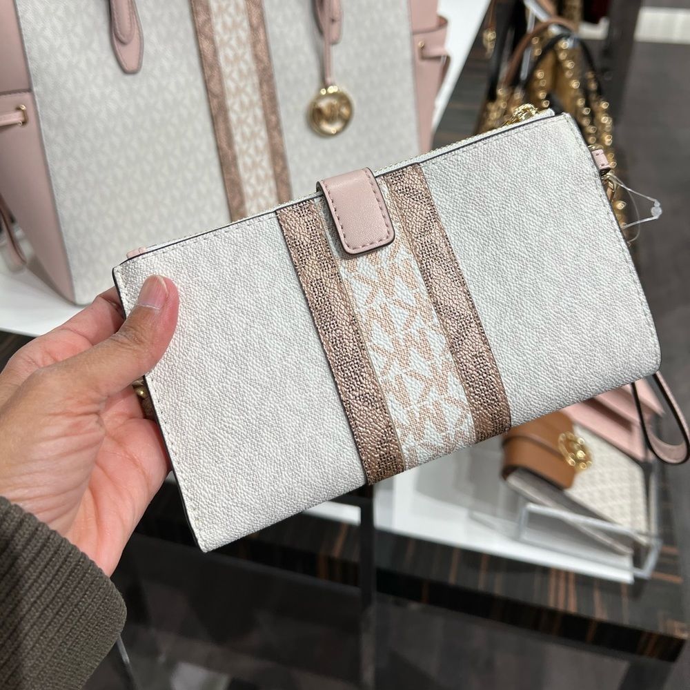 BUNDLE Michael Kors Gilly Large Drawstring Travel Tote Shoulder PwD Blush Wallet - Picture 10 of 16